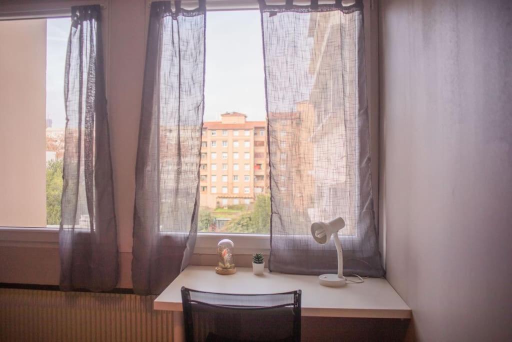 T2 Cosy & Moderne Avec Parking Prive Gratuit A Villeurbanne Exterior foto
